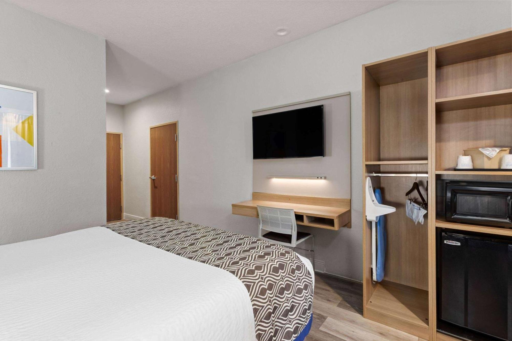 Microtel Inn And Suites - זפירהילס מראה חיצוני תמונה