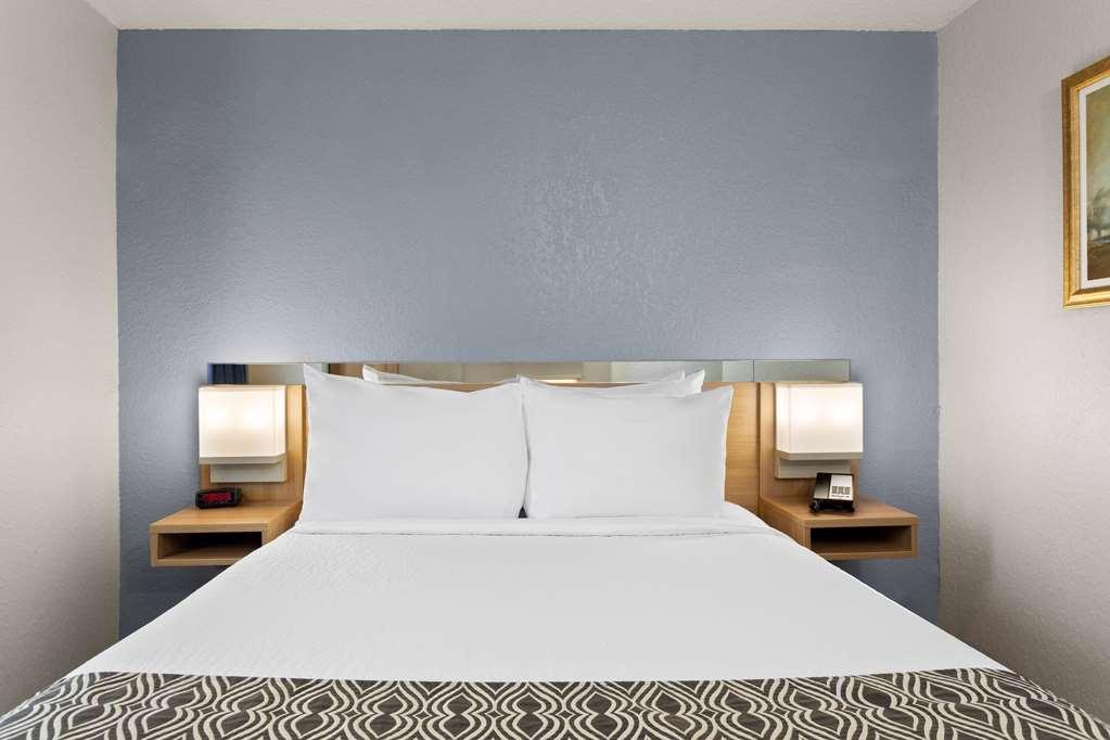 Microtel Inn And Suites - זפירהילס חדר תמונה